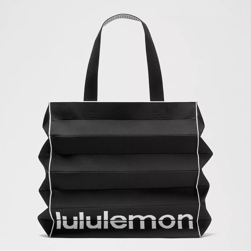 Lululemon Fold It Hold It Tote Bag 22L NWT
